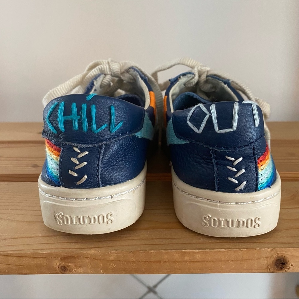 Soludos Blue Rainbow Wave Chill Out Embroidered Leather Sneaker 6.5 - Picture 13 of 15